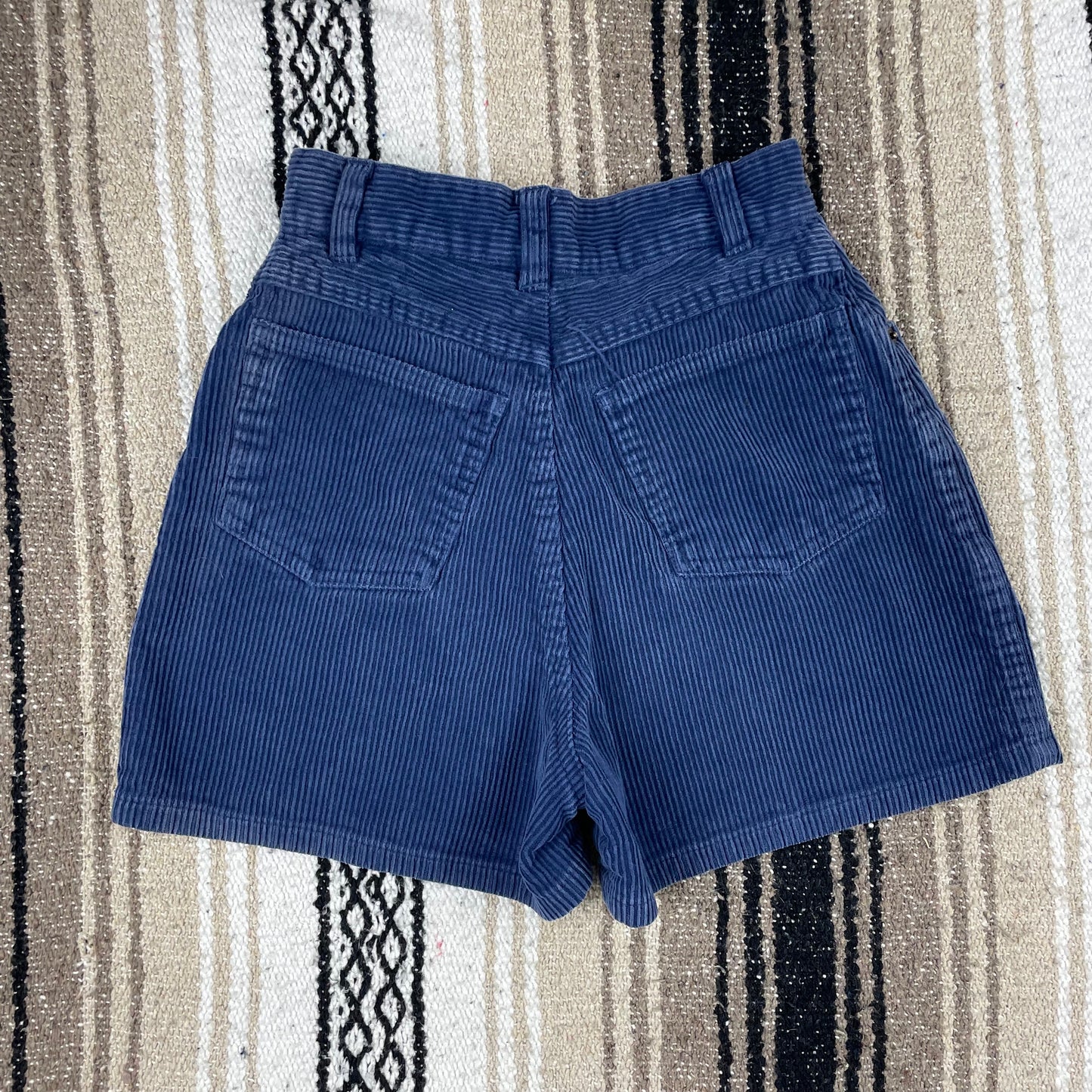 Vintage New Legends Blue Corduroy Shorts - Size 7