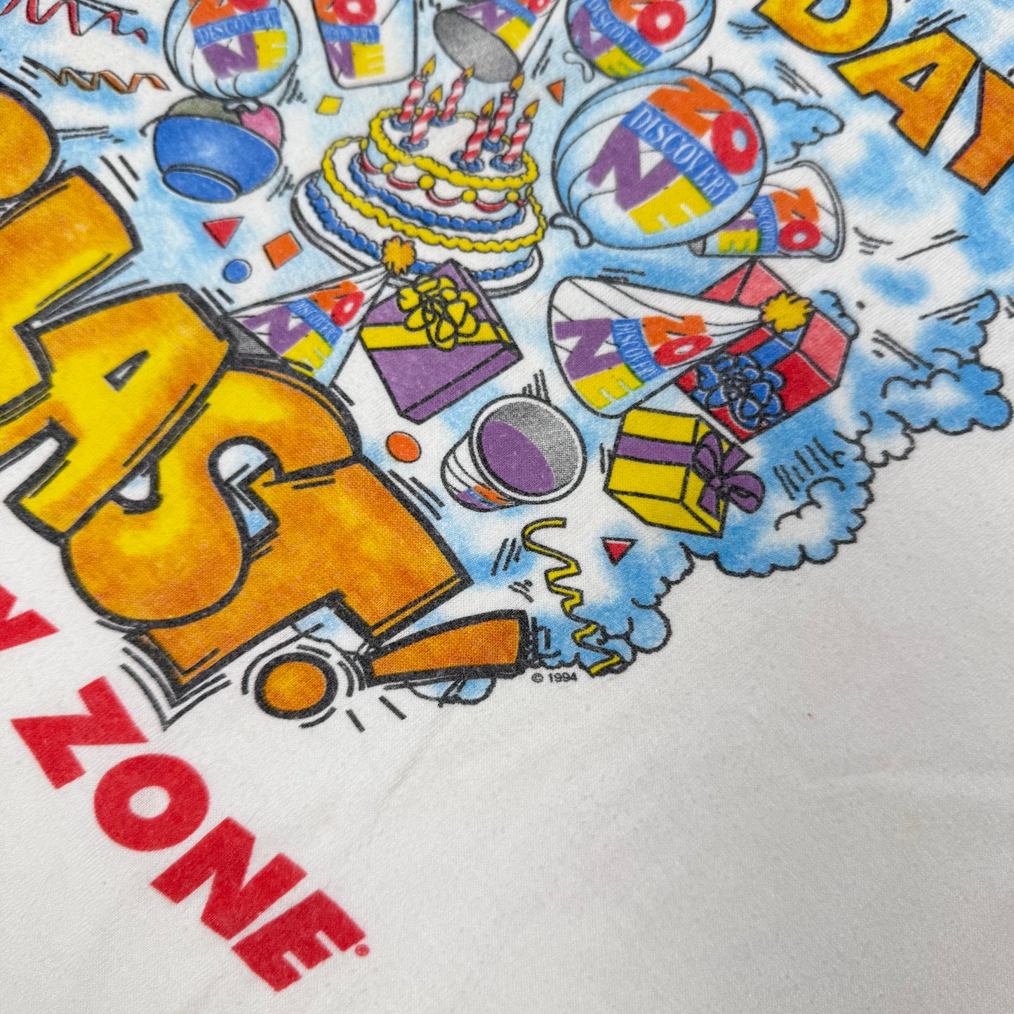 Vintage 1994 Discovery Zone T-Shirt - Youth Small/Medium