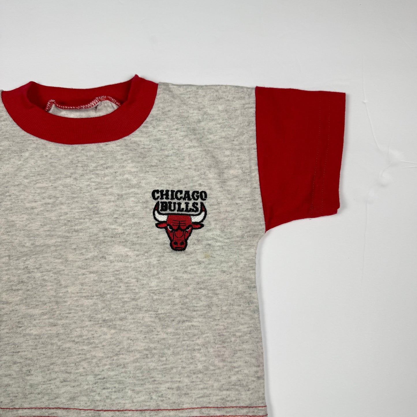 Vintage 1990's Chicago Bulls T-Shirt - 12 Months