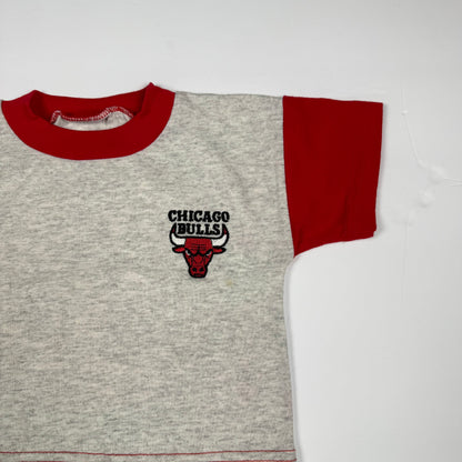 Vintage 1990's Chicago Bulls T-Shirt - 12 Months