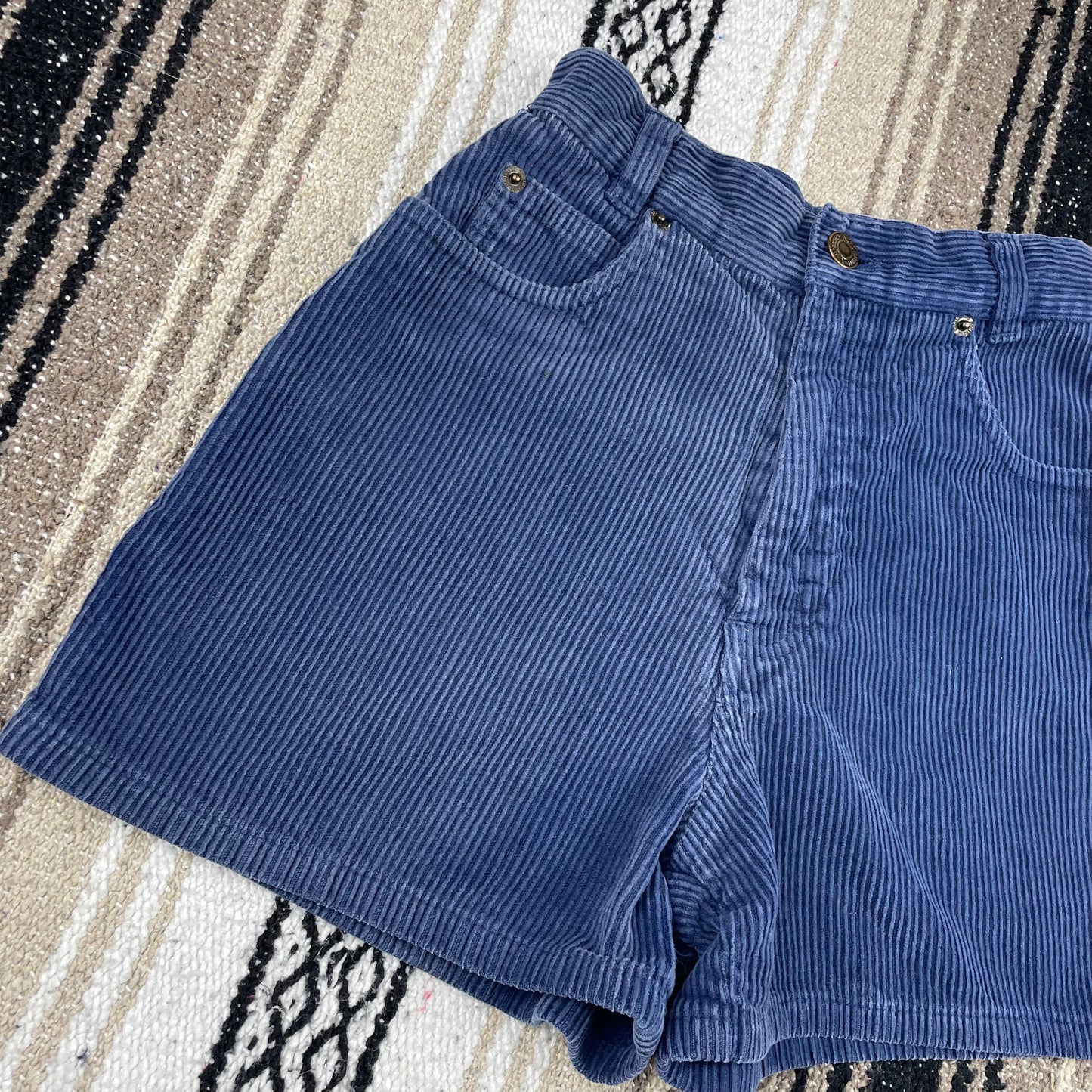 Vintage New Legends Blue Corduroy Shorts - Size 7