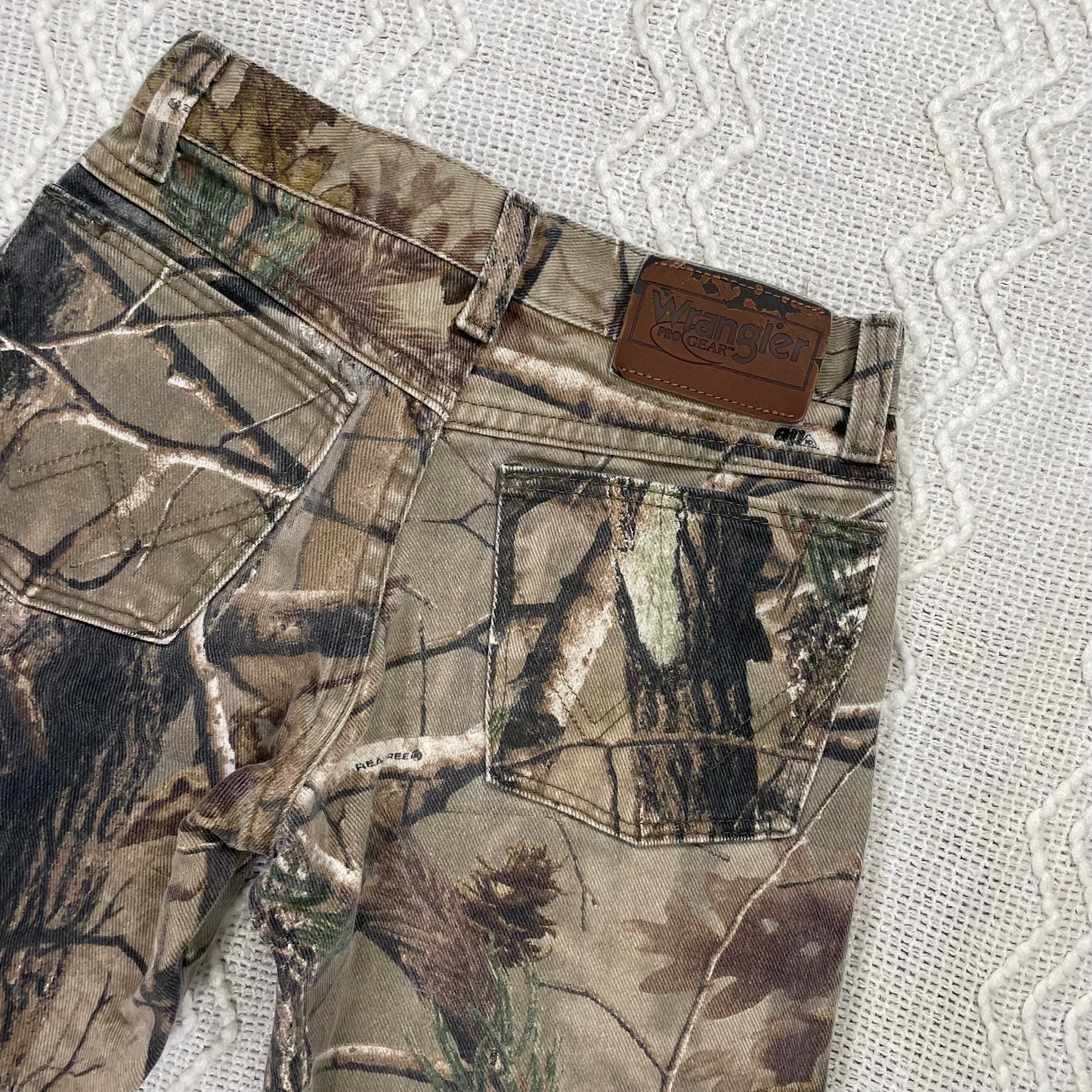 Vintage Y2K Wrangler Camo Pants - Youth Size 8