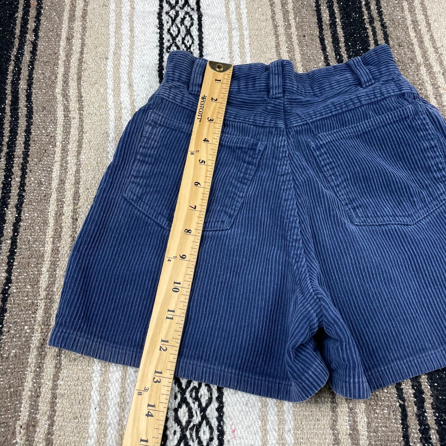 Vintage New Legends Blue Corduroy Shorts - Size 7