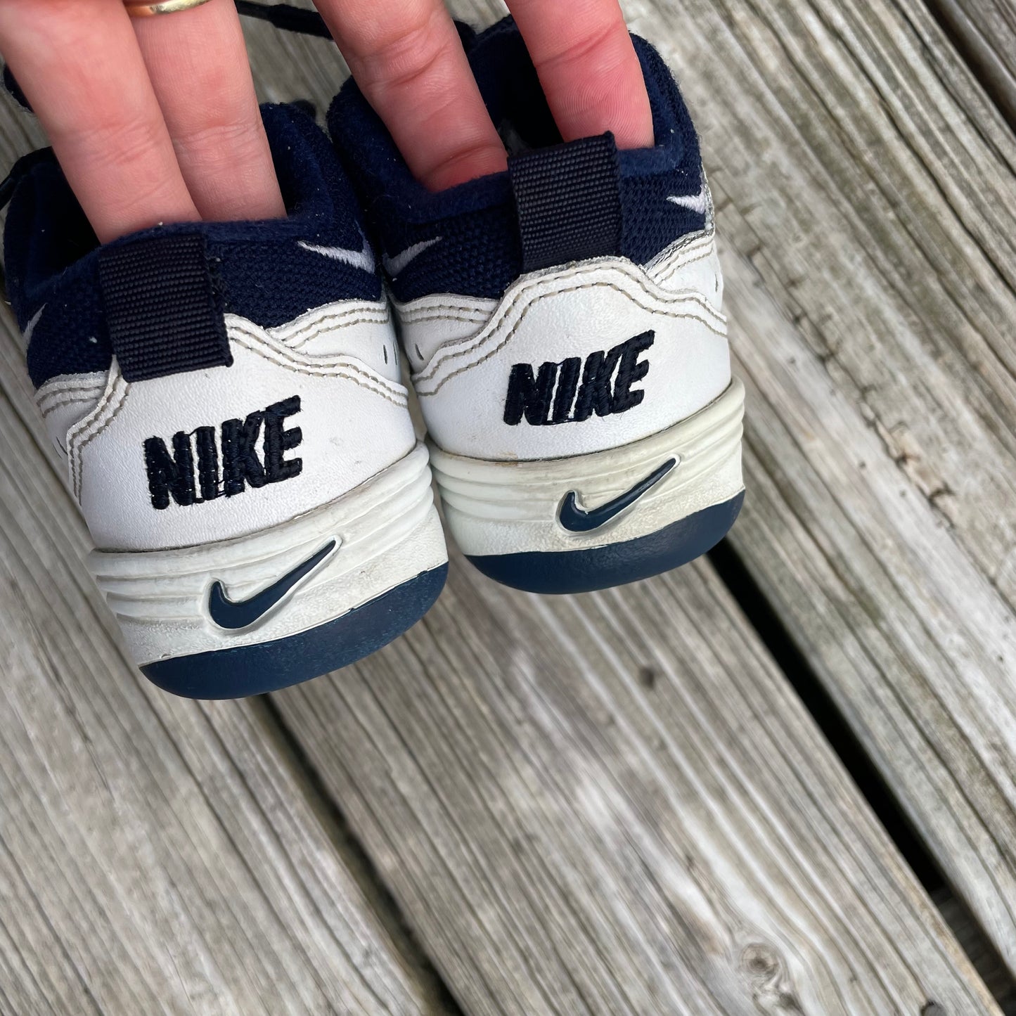 Toddler Y2K White and Navy Blue Nike Sneakers - Size 8C